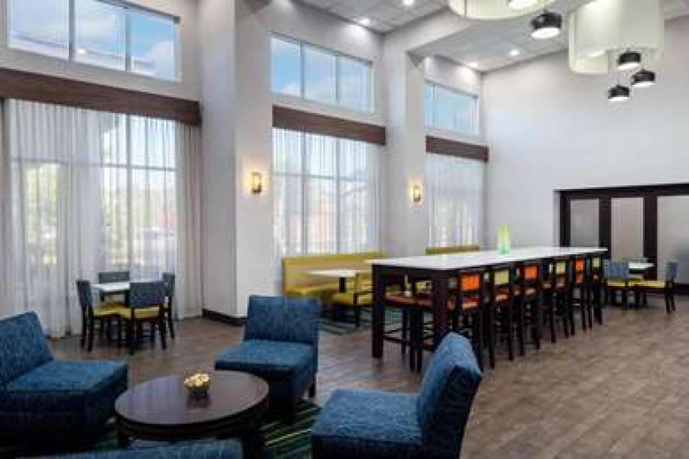 Hampton Inn &amp; Suites Savannah - I-95 South -  3