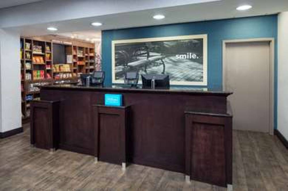 Hampton Inn &amp; Suites Savannah - I-95 South -  5