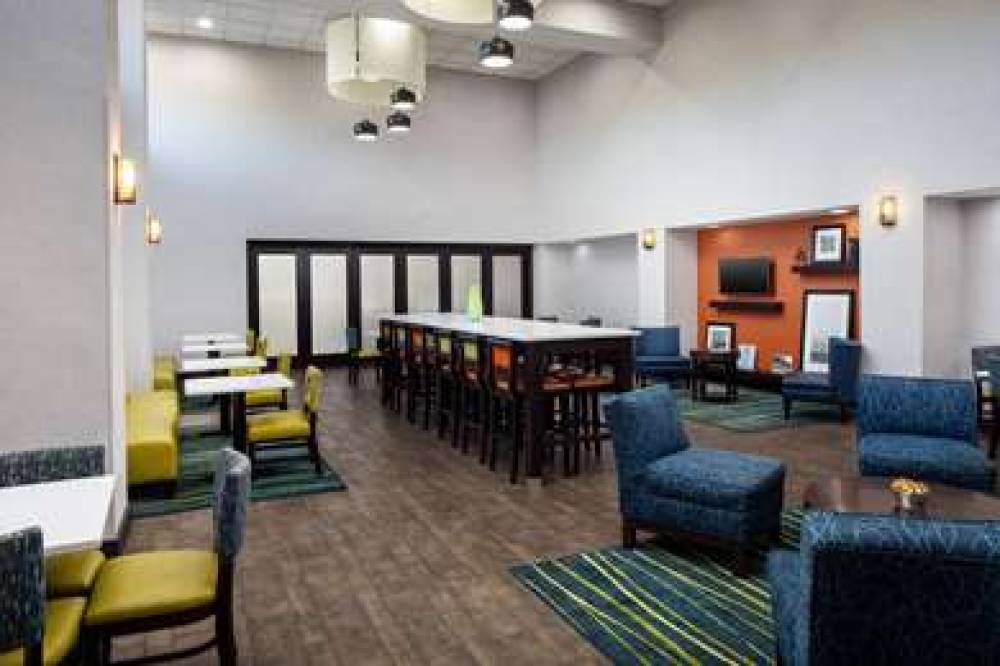 Hampton Inn &amp; Suites Savannah - I-95 South -  4