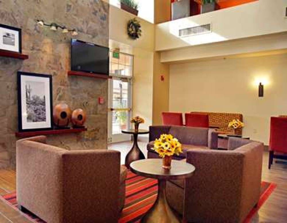 Hampton Inn &amp; Suites Scottsdale 4