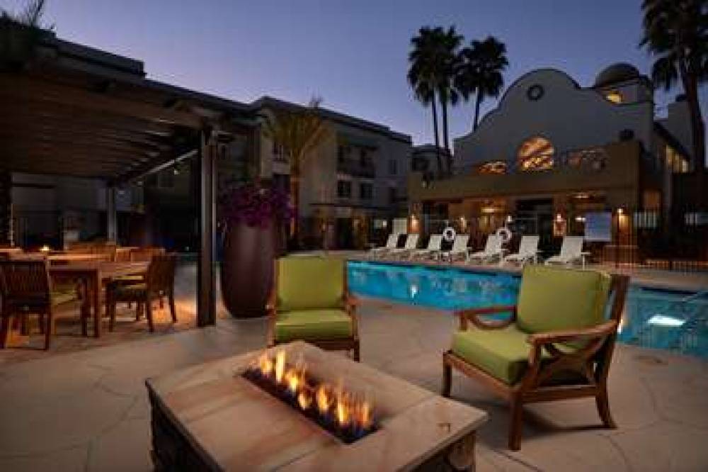 Hampton Inn &amp; Suites Scottsdale 7