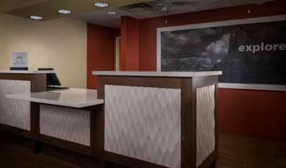 Hampton Inn &amp; Suites Scottsdale 5