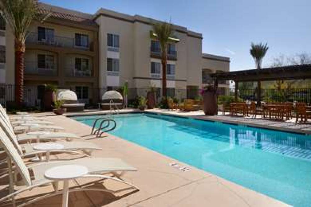 Hampton Inn &amp; Suites Scottsdale 8