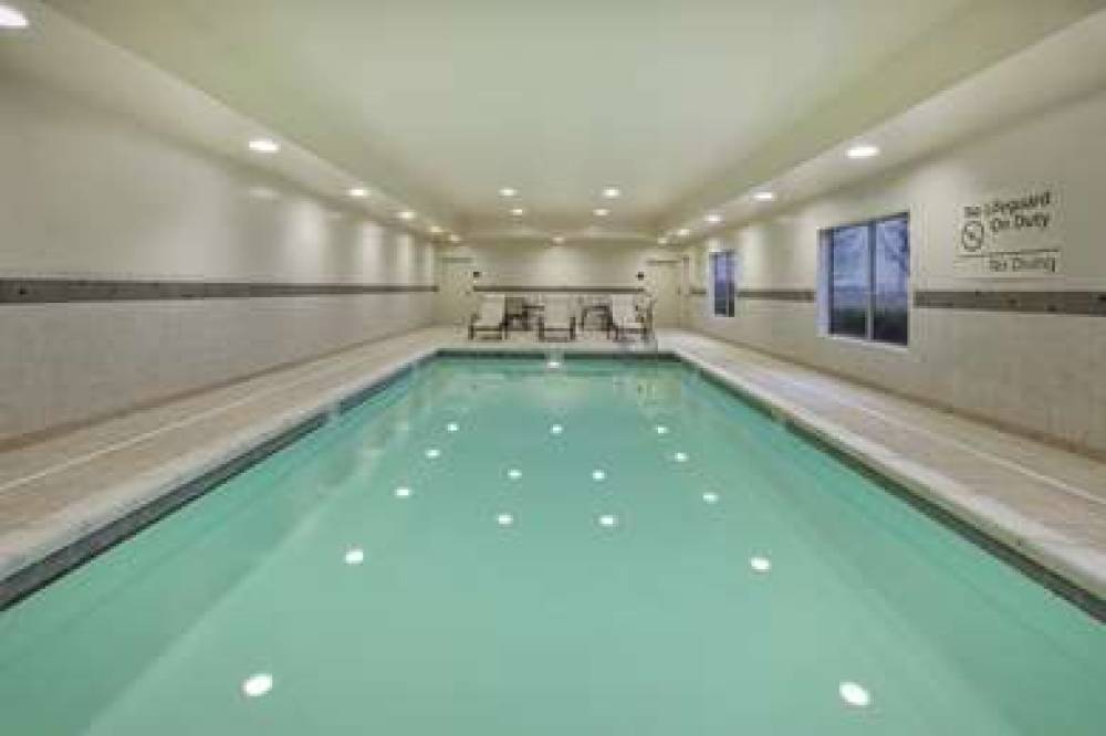 Hampton Inn &amp; Suites Wichita-Northeast 5