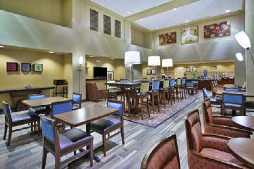 Hampton Inn &amp; Suites Wichita-Northeast 6