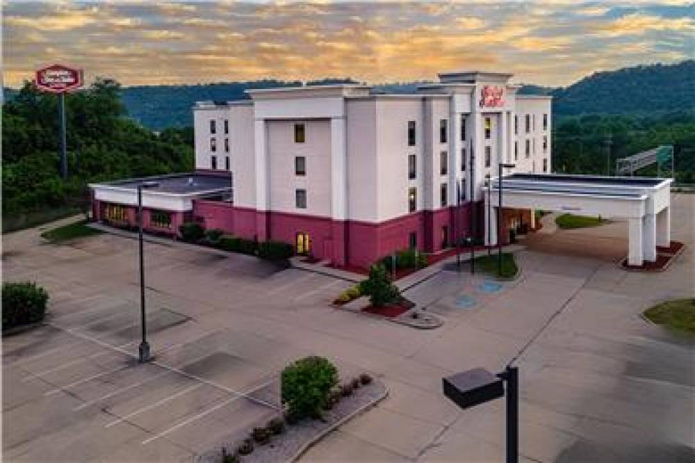 Hampton Inn &amp; Suites Wilder 2