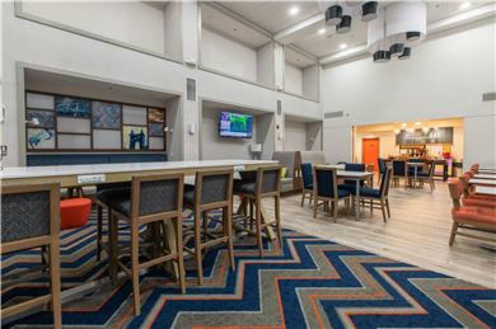 Hampton Inn &amp; Suites Wilder 6