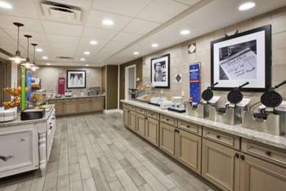 HAMPTON INN AND SUITES ALLIANCE 8