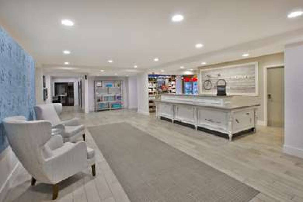 HAMPTON INN AND SUITES ALLIANCE 5