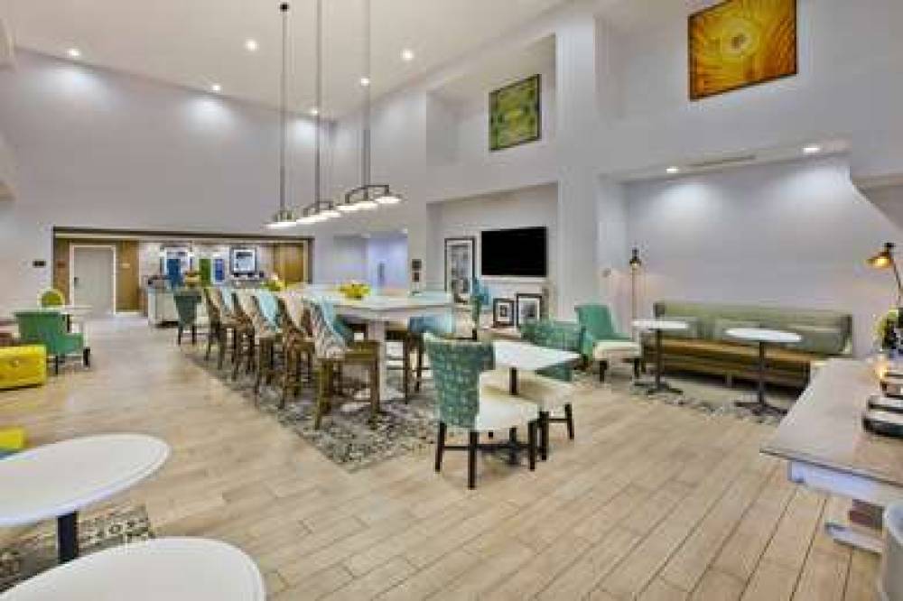 HAMPTON INN AND SUITES ALLIANCE 4