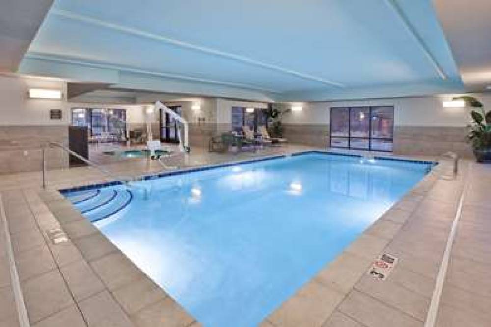 HAMPTON INN AND SUITES ALLIANCE 6