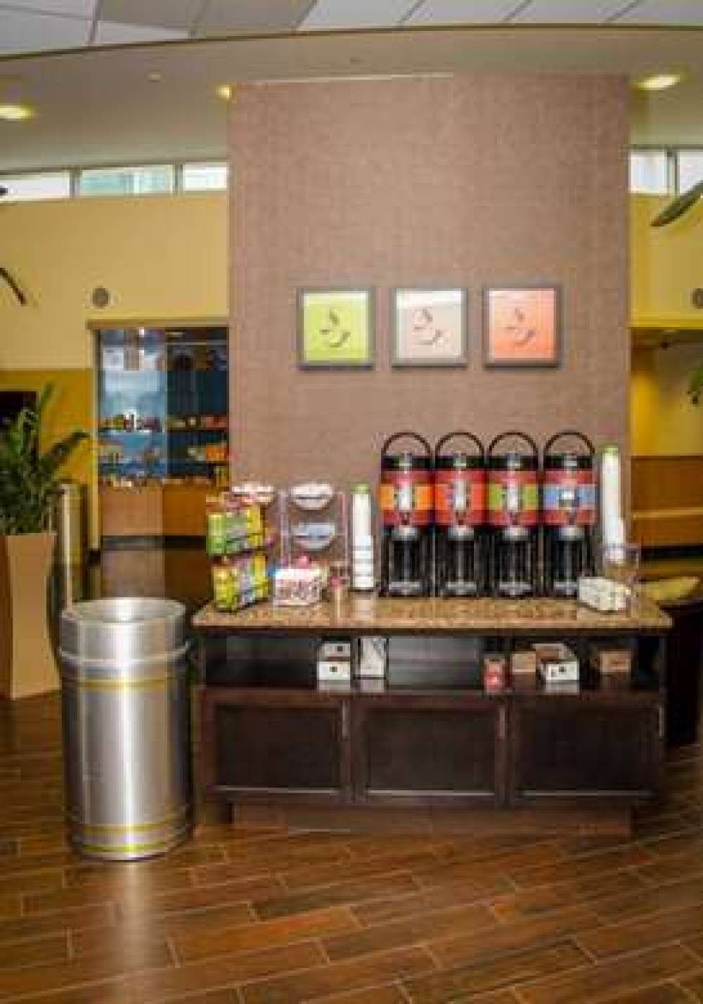 HAMPTON INN AND SUITES BOSTON-CROSS 8