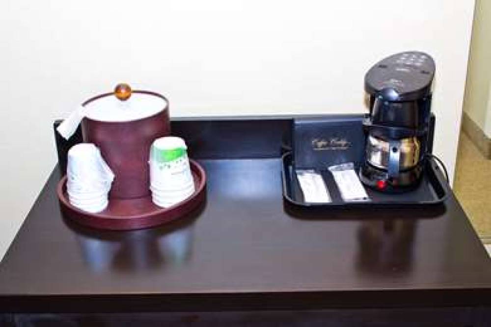 HAMPTON INN AND SUITES BOSTON-CROSS 7