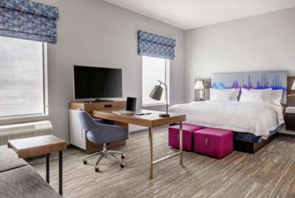 HAMPTON INN AND SUITES BRIDGEVIEW 7