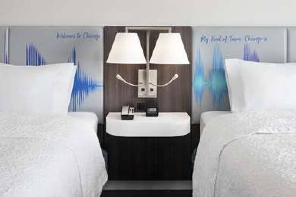 HAMPTON INN AND SUITES BRIDGEVIEW 4