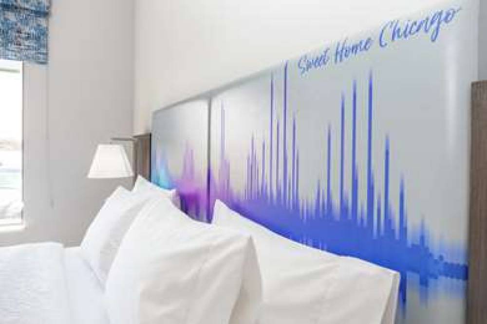HAMPTON INN AND SUITES BRIDGEVIEW 10