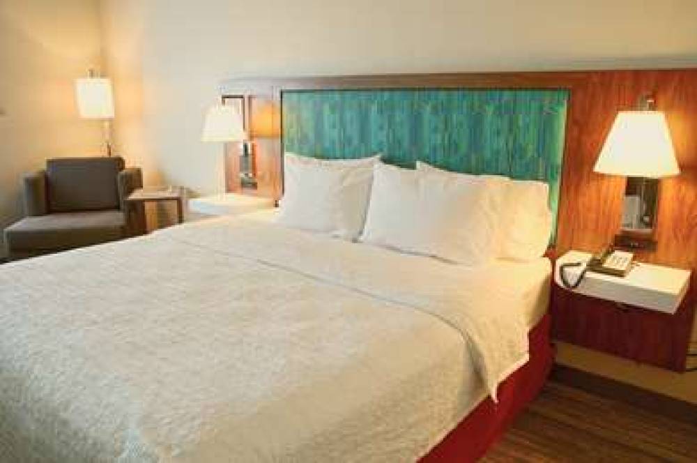 HAMPTON INN AND SUITES CATHEDRAL CI 6