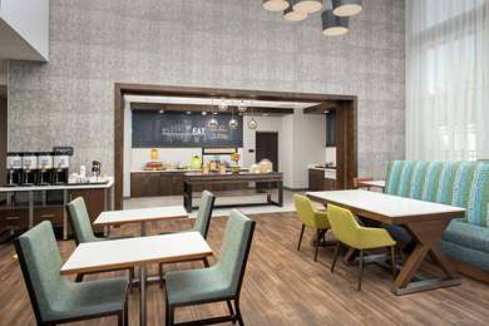 HAMPTON INN AND SUITES CLT AIRPORT 9