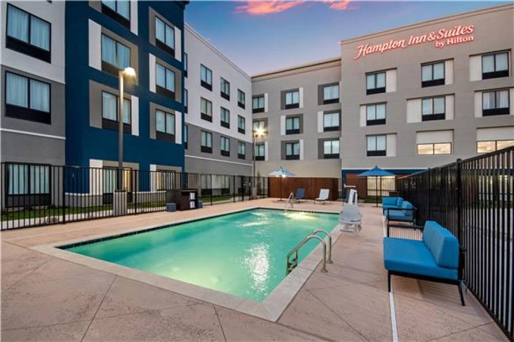 HAMPTON INN AND SUITES DFW AIRPORT 8