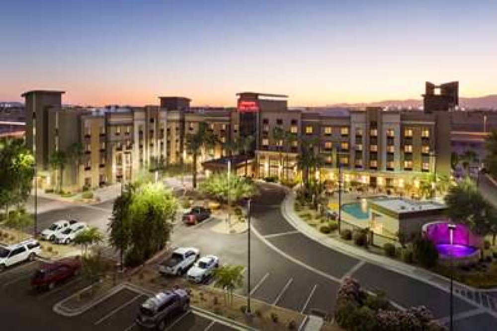 Hampton Inn And Suites Phoenix Glendale/Westgate, 3
