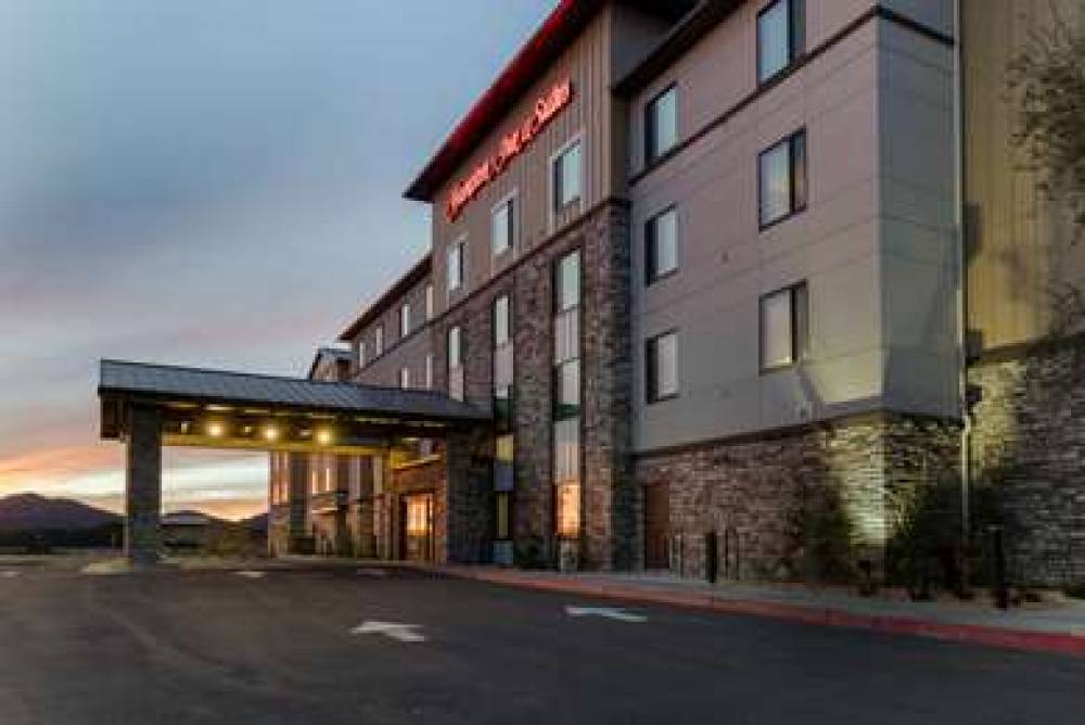 HAMPTON INN AND SUITES PORTER RANCH 2