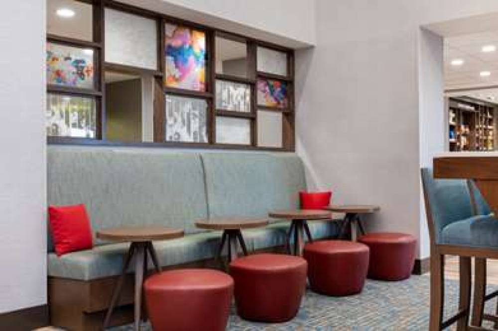 HAMPTON INN AND SUITES PORTER RANCH 7