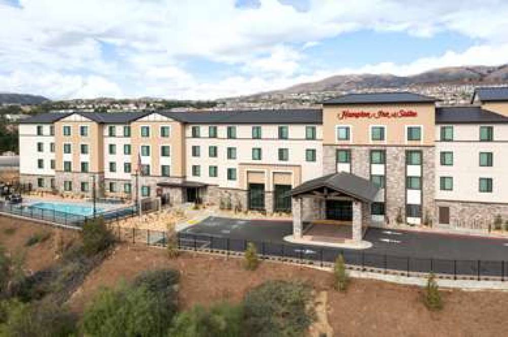 HAMPTON INN AND SUITES PORTER RANCH 1