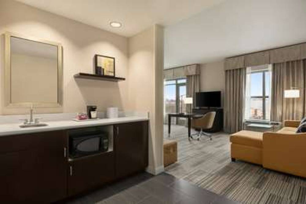 Hampton Inn And Suites Roanoke-Downtown, VA 9