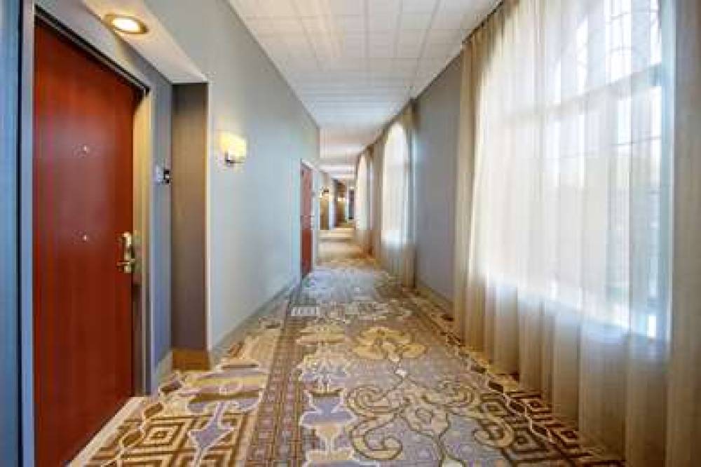 Hampton Inn And Suites Rockville Centre 4