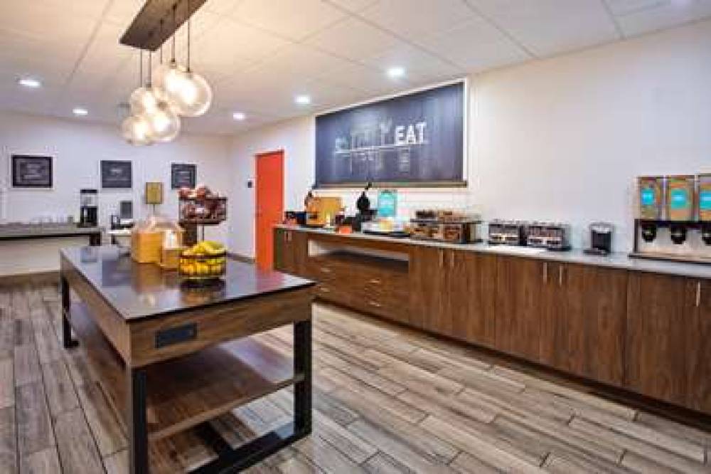Hampton Inn And Suites Tampa East (Casino Area),  5