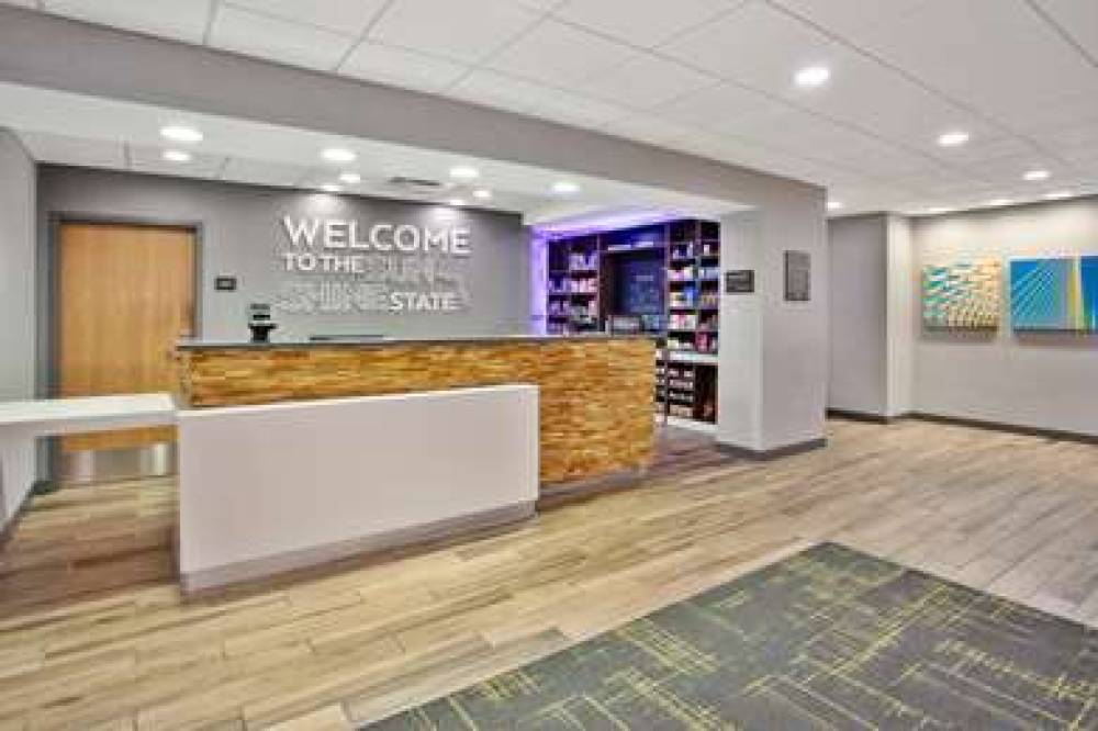 Hampton Inn And Suites Tampa East (Casino Area),  3