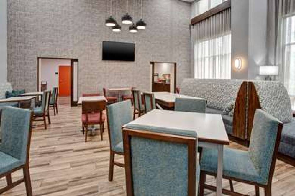 Hampton Inn And Suites Tampa East (Casino Area),  8
