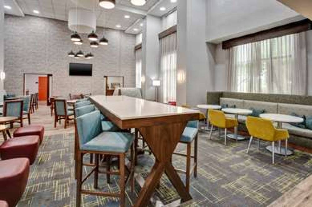 Hampton Inn And Suites Tampa East (Casino Area),  10