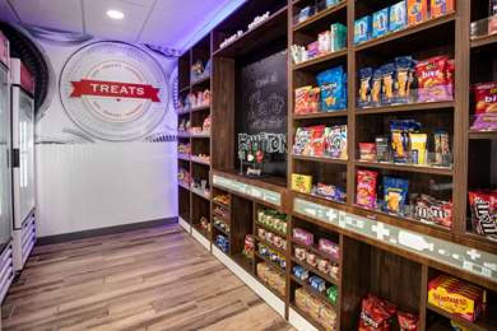 Hampton Inn And Suites Tampa East (Casino Area),  7