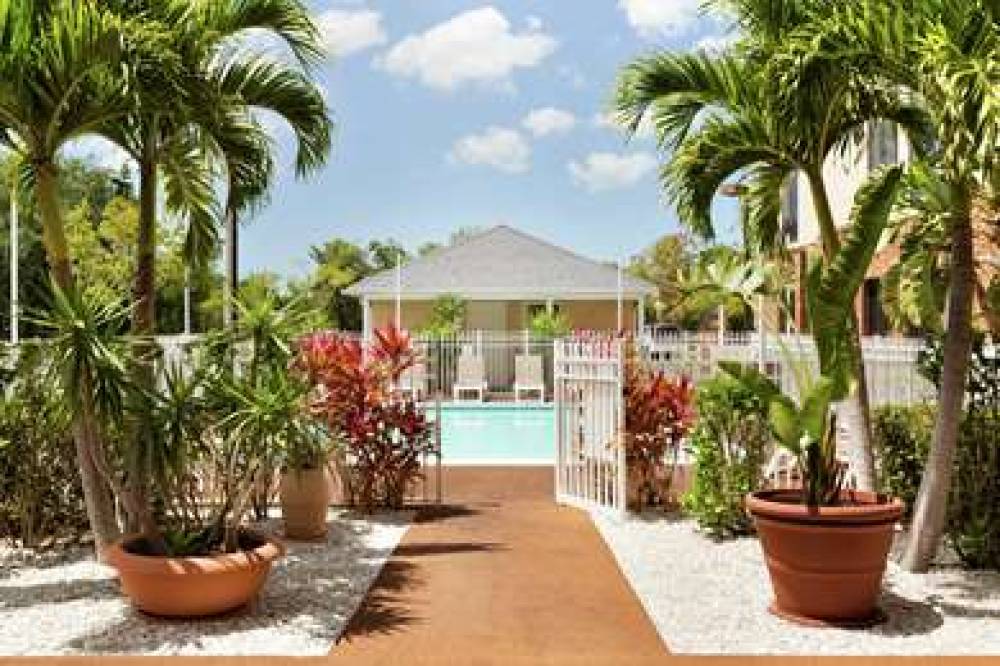 Hampton Inn And Suites Tarpon Springs 6