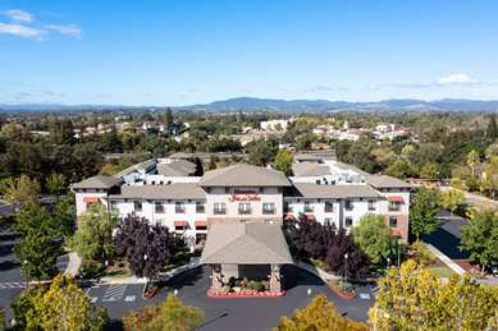Hampton Inn And Suites Windsor/Sonoma Wine Country 5