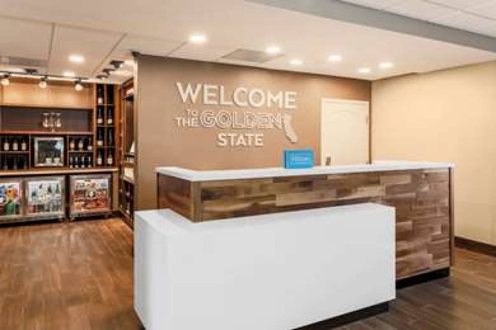Hampton Inn And Suites Windsor/Sonoma Wine Country 9
