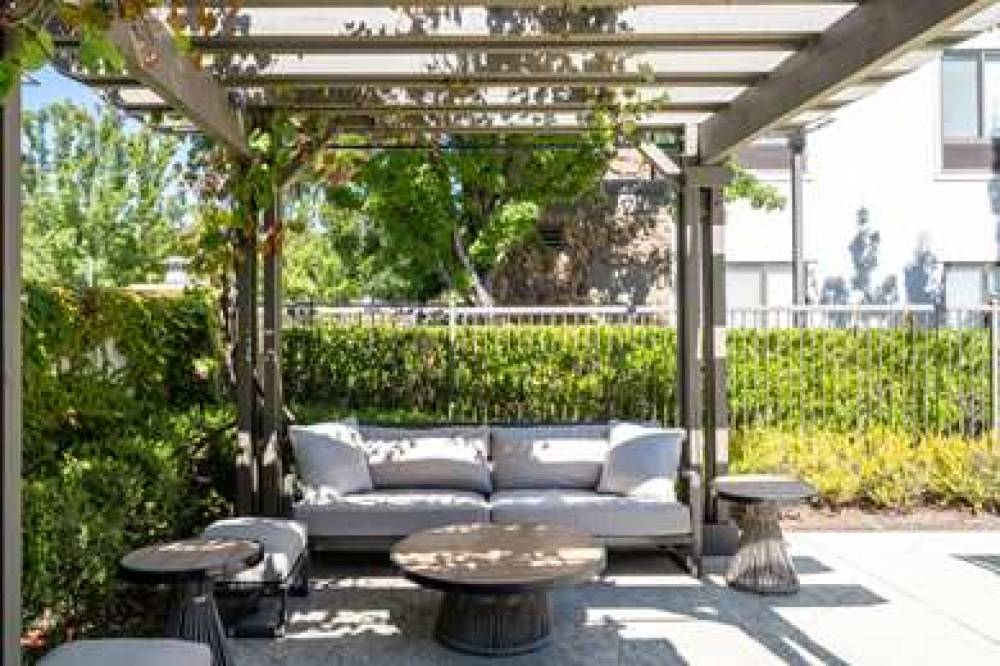 Hampton Inn And Suites Windsor/Sonoma Wine Country 6