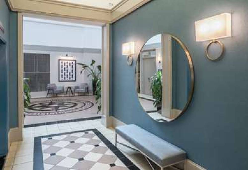 HAMPTON INN ANDAMP; SUITES ATLANTA- 9