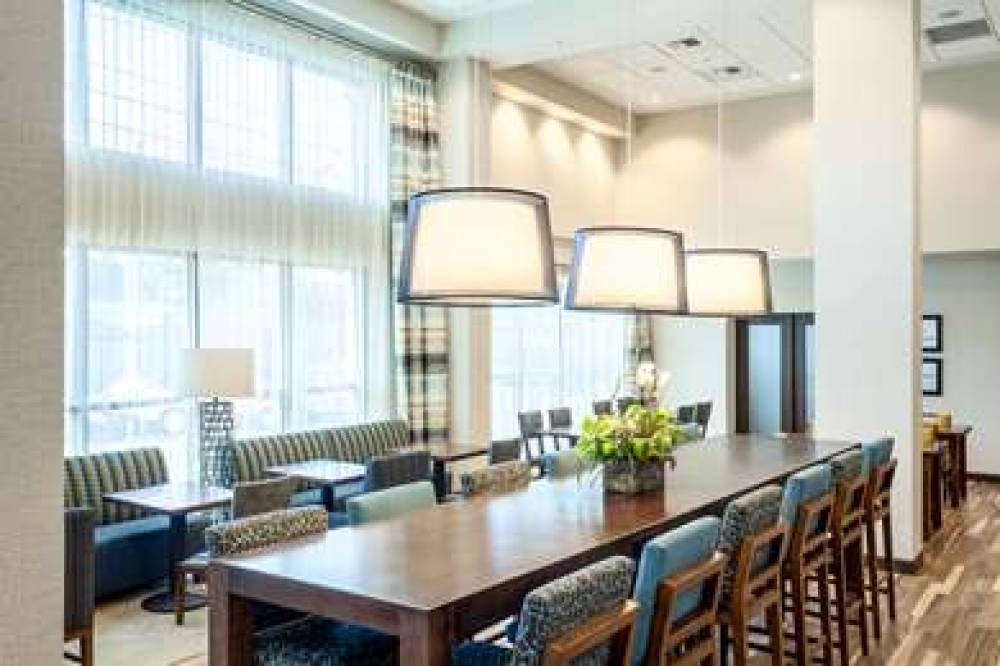 HAMPTON INN ANDAMP; SUITES BY HILTO 5
