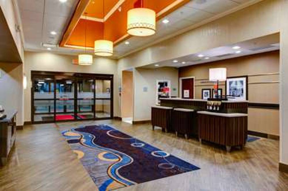 Hampton Inn Andamp; Suites Columbus