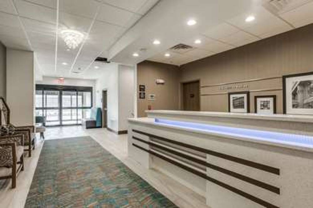 HAMPTON INN ANDAMP; SUITES DALLAS - 6