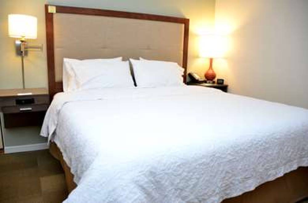 HAMPTON INN ANDAMP; SUITES DELAND 2
