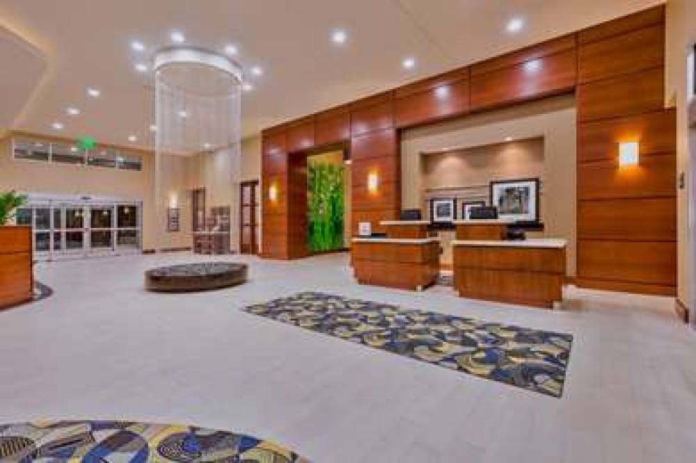 HAMPTON INN ANDAMP; SUITES DOWNTOWN 2