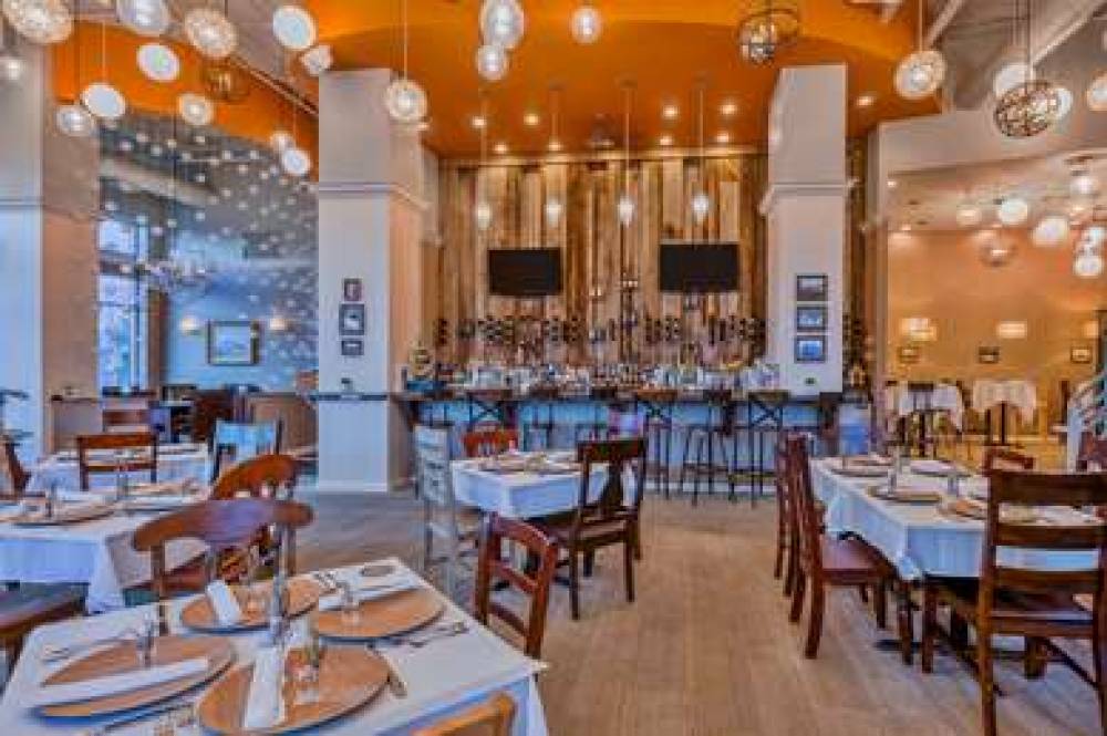 HAMPTON INN ANDAMP; SUITES DOWNTOWN 8