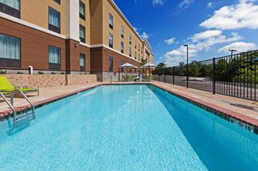 HAMPTON INN ANDAMP; SUITES GEORGETO 6