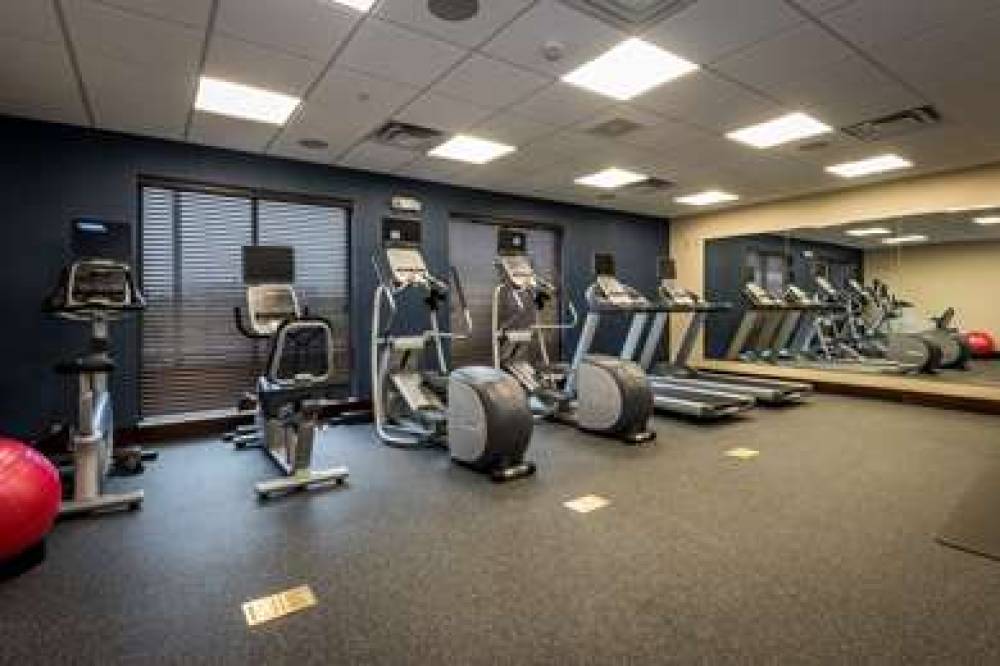 HAMPTON INN ANDAMP; SUITES HAMMOND 5