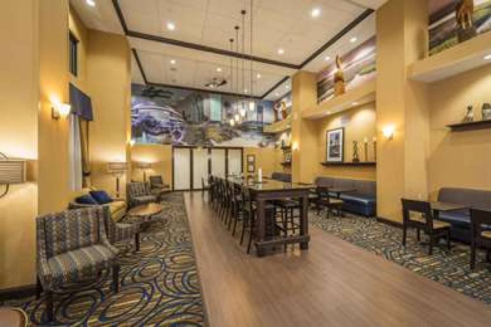 HAMPTON INN ANDAMP; SUITES JACKSONV 10