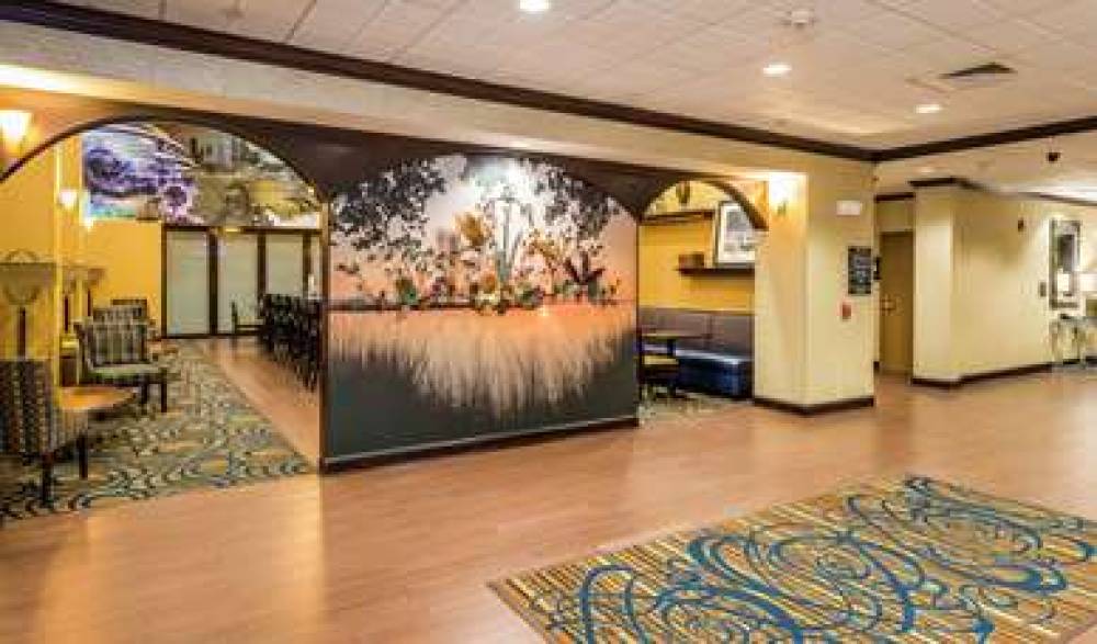 HAMPTON INN ANDAMP; SUITES JACKSONV 6