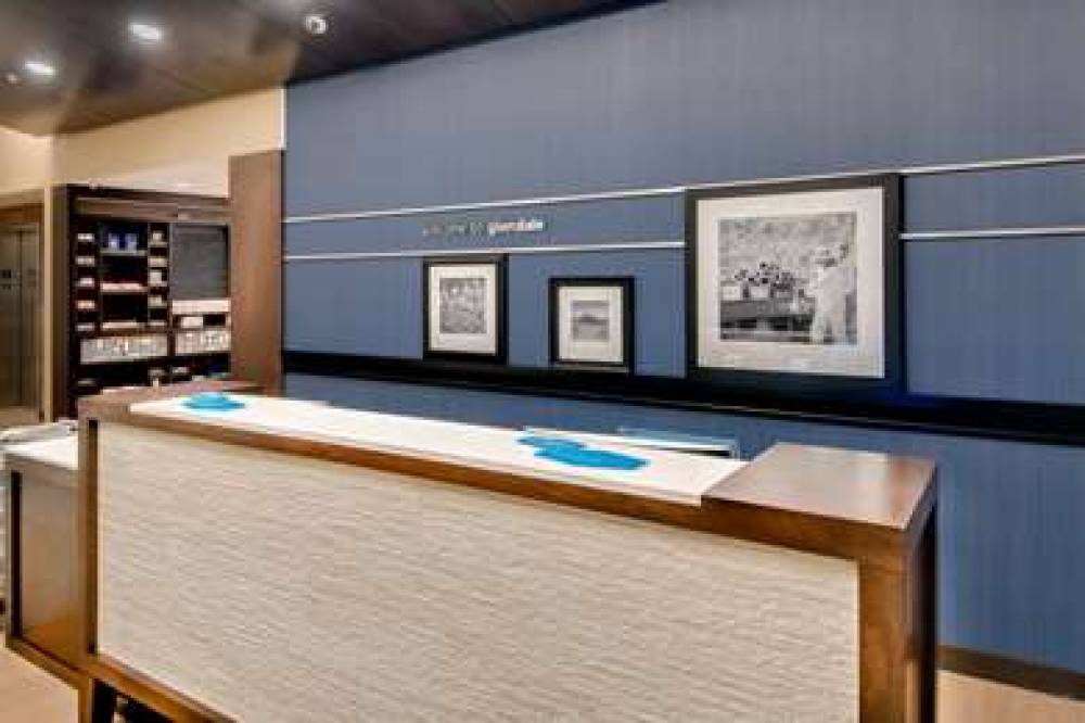 HAMPTON INN ANDAMP; SUITES LOS ANGE 10